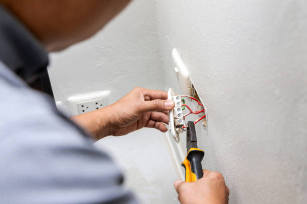 Best Emergency Electrical Repair  in Avenue B And C, AZ